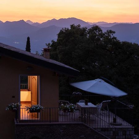 La Casetta, Appartamento Con Vista Lago E Montagne サン・ゼーノ・ディ・モンターニャ エクステリア 写真